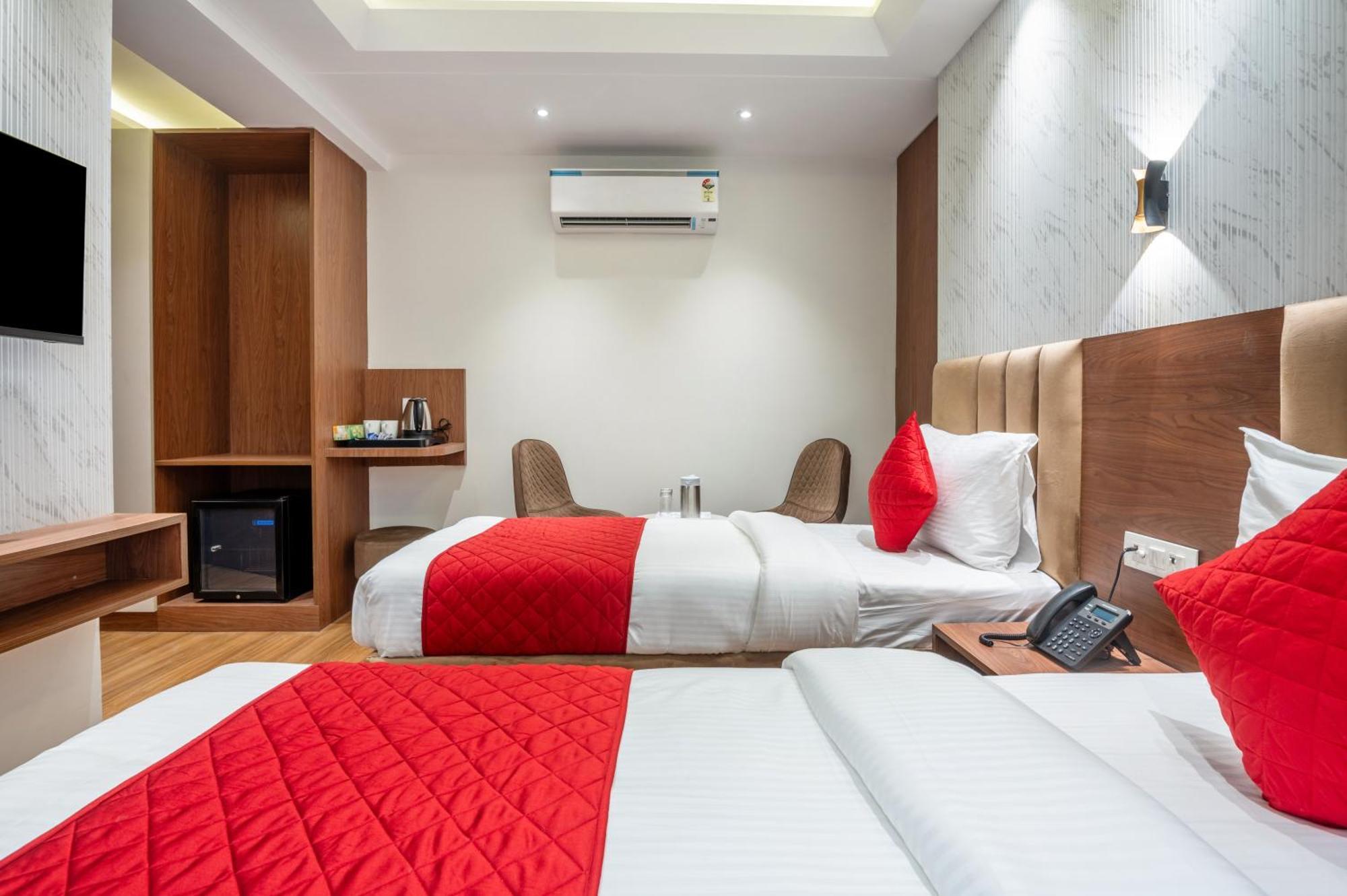 Hotel Avaas - Faiz Road Karol Bagh Delhi  Exterior photo
